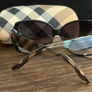 Burberry Square Black Sunglasses with Brown and Black Check on Arms